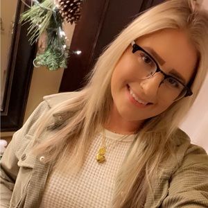 Meet your Posher, Lisa